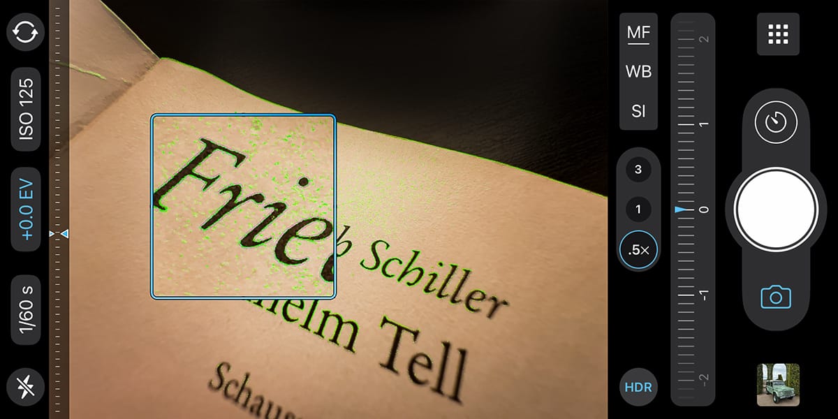 Focus Peaking with ProCamera's Focus Loupe